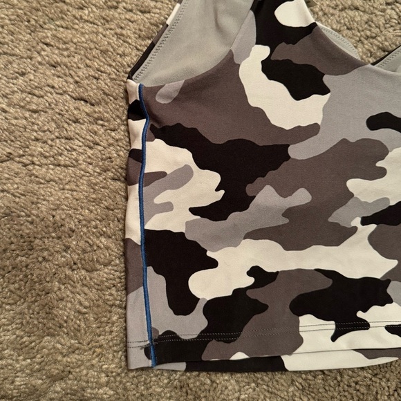NWT Aerie Camouflage Print Crop Workout Top - Picture 3 of 10